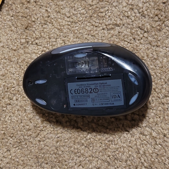 Logitech cordless freedom optical - cordless keyboard and optical mouse - Picture 9 of 11